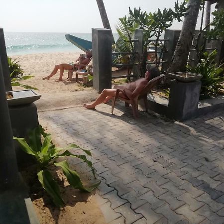 Rainbow Beach Hotel Hikkaduwa Bagian luar foto