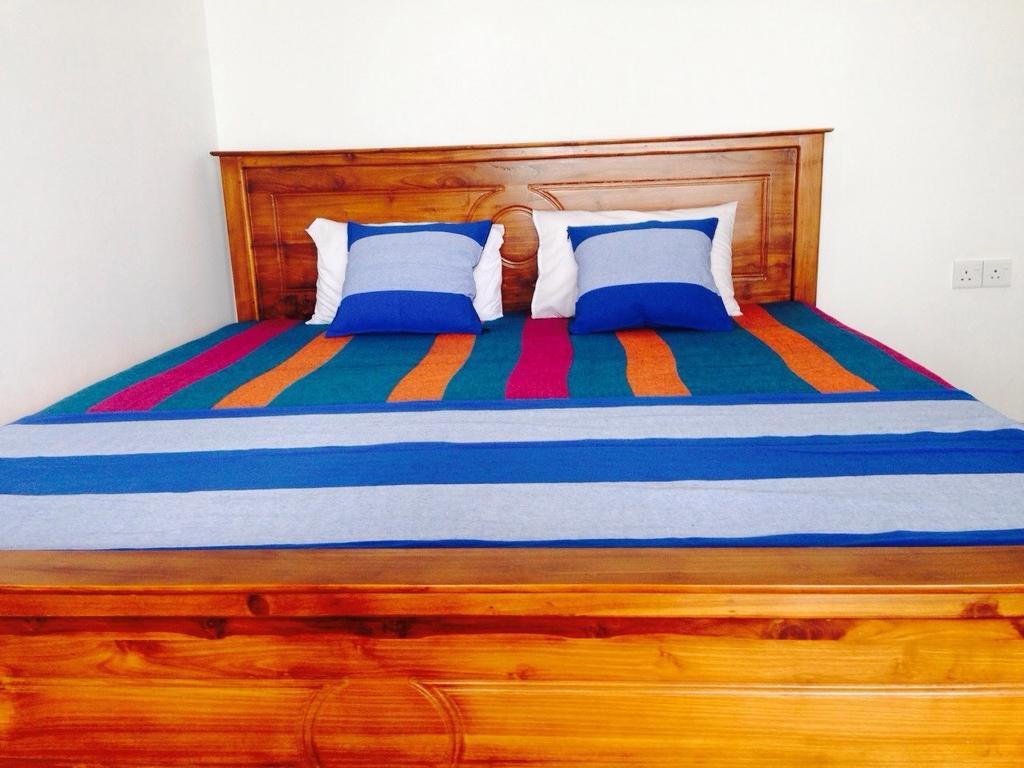 Rainbow Beach Hotel Hikkaduwa Bagian luar foto