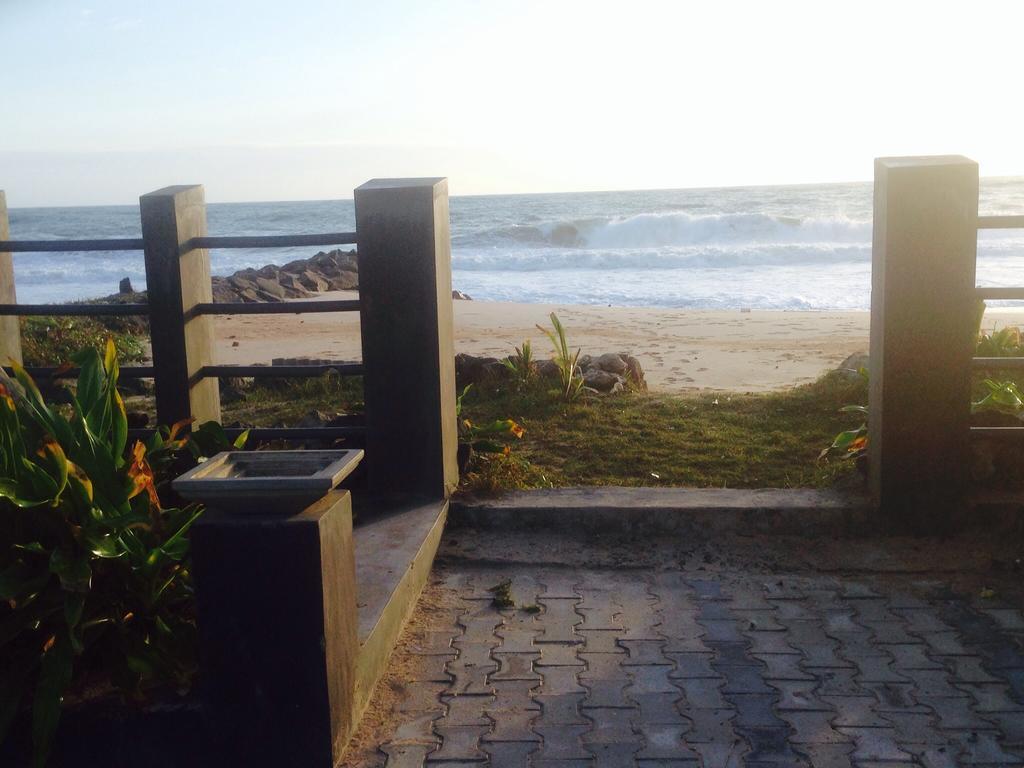 Rainbow Beach Hotel Hikkaduwa Bagian luar foto