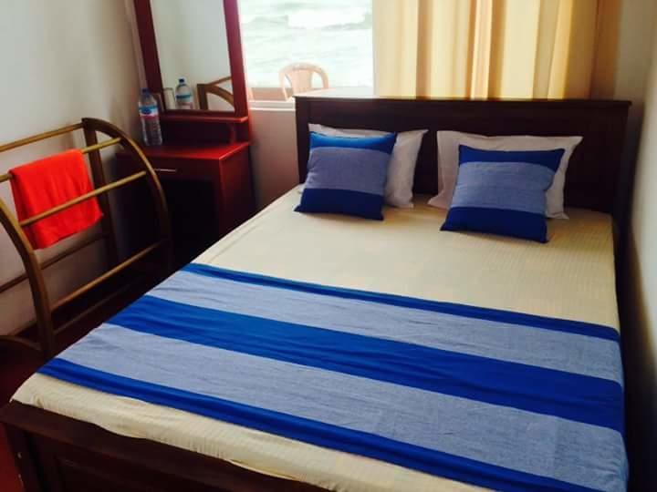 Rainbow Beach Hotel Hikkaduwa Bagian luar foto
