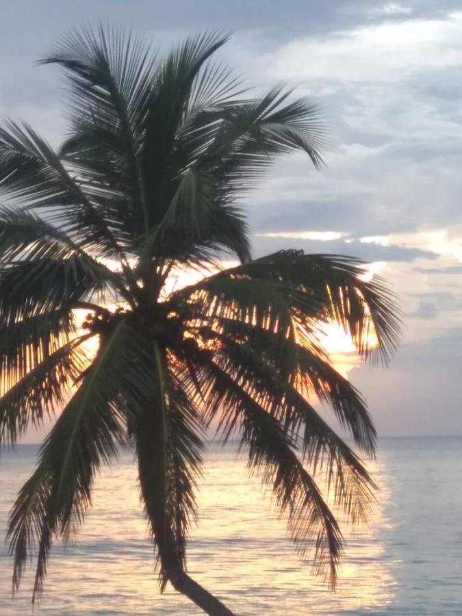Rainbow Beach Hotel Hikkaduwa Bagian luar foto