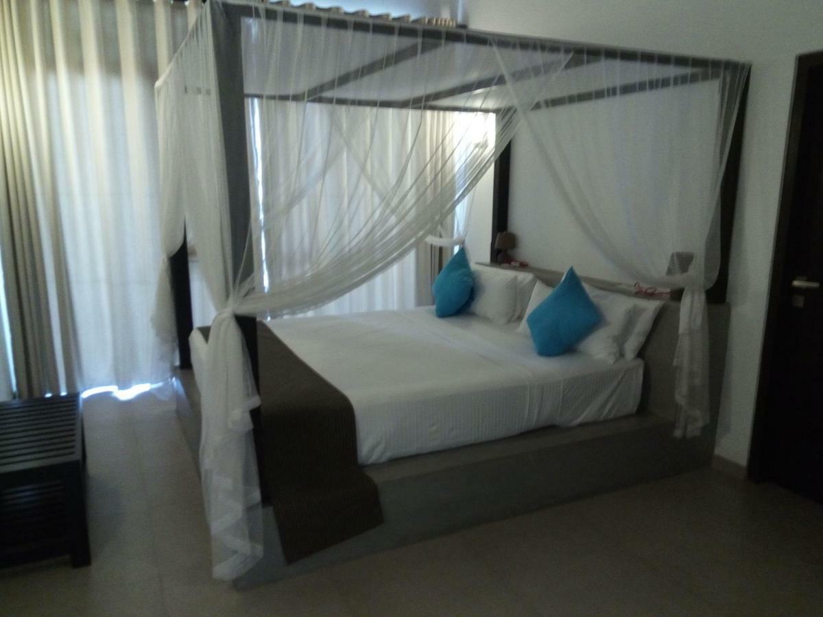 Rainbow Beach Hotel Hikkaduwa Bagian luar foto