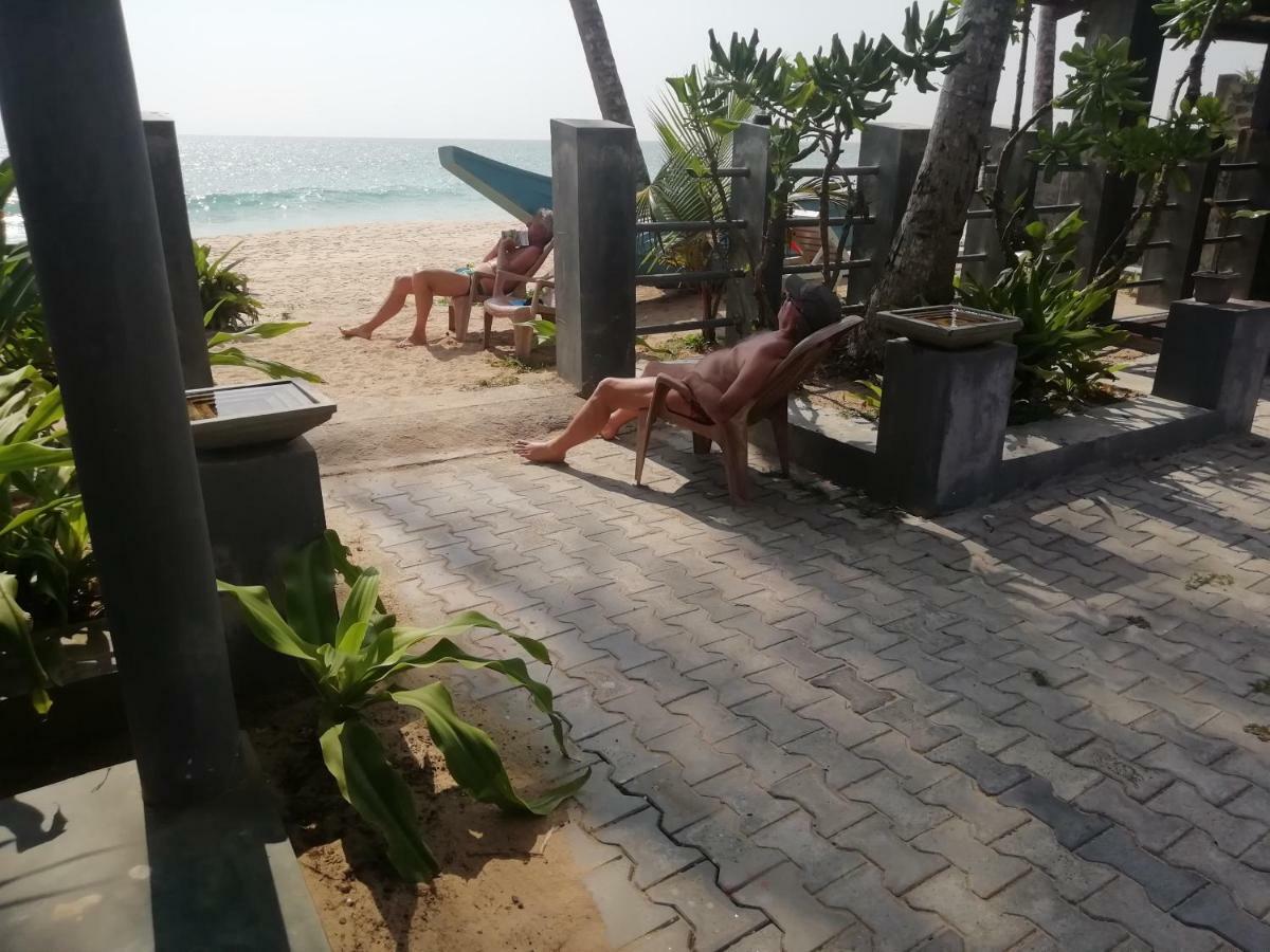 Rainbow Beach Hotel Hikkaduwa Bagian luar foto